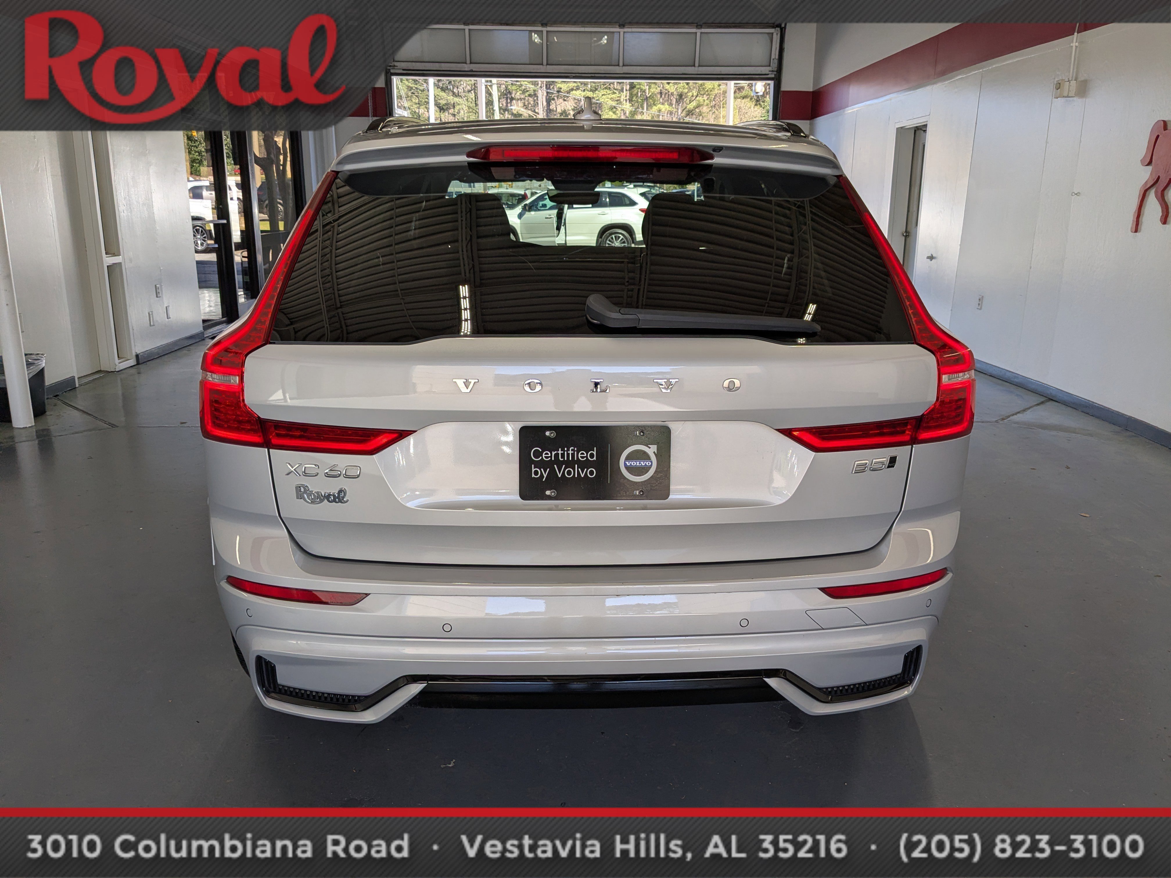 Certified 2023 Volvo XC60 B5 Ultimate image 3