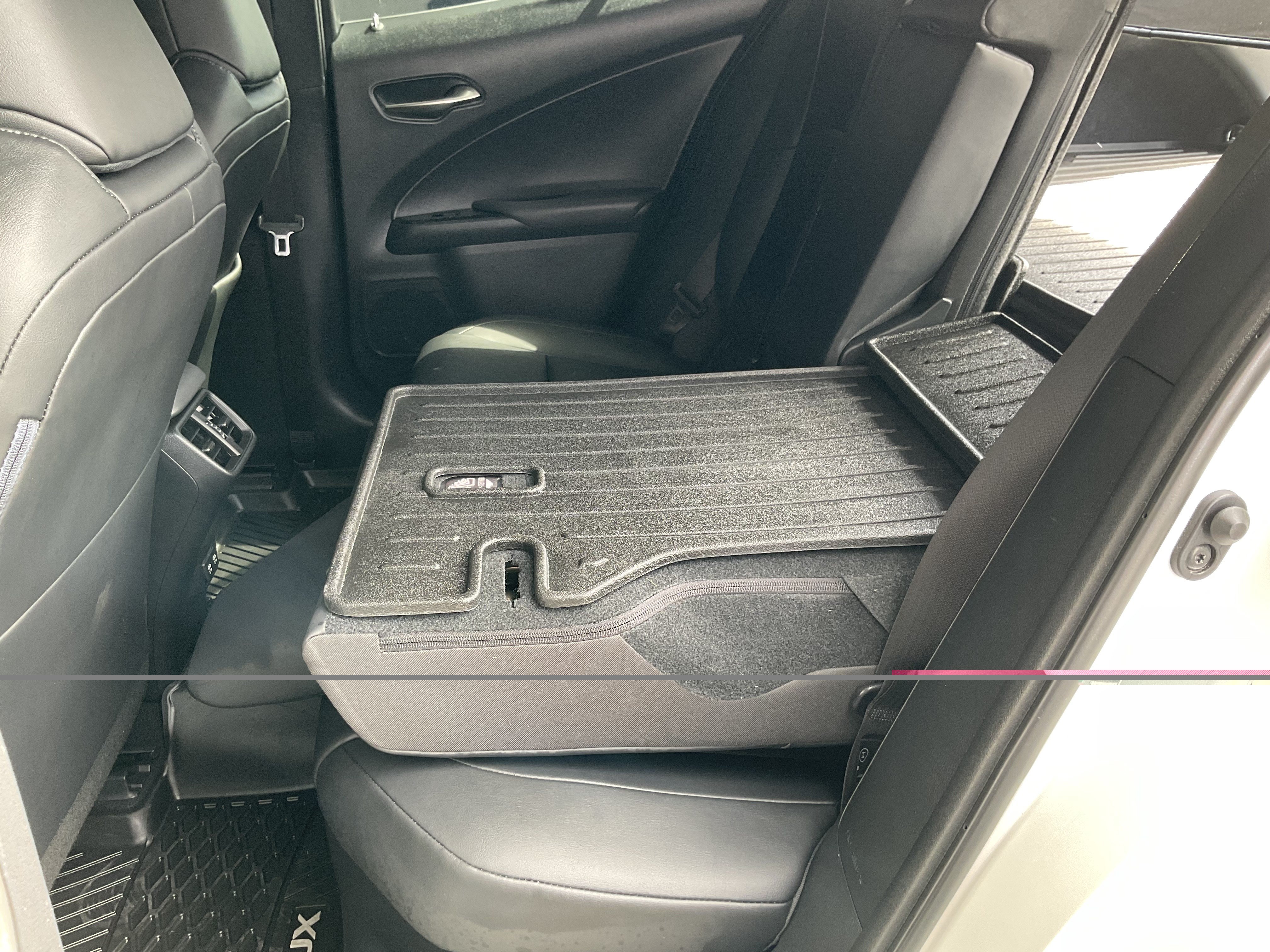 Used 2021 Lexus UX 250h w/ Premium Package AWD/4WD image 39