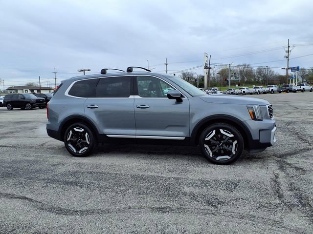 Used 2025 Kia Telluride S image 11