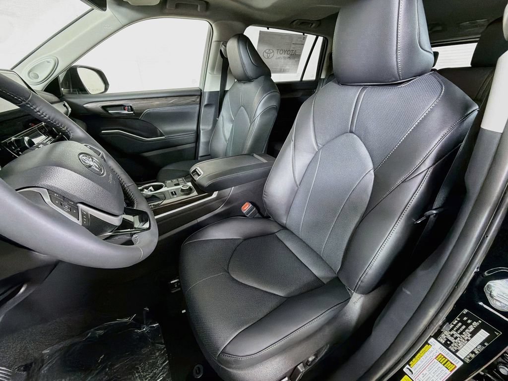 New 2026 Toyota Highlander Limited AWD/4WD image 11