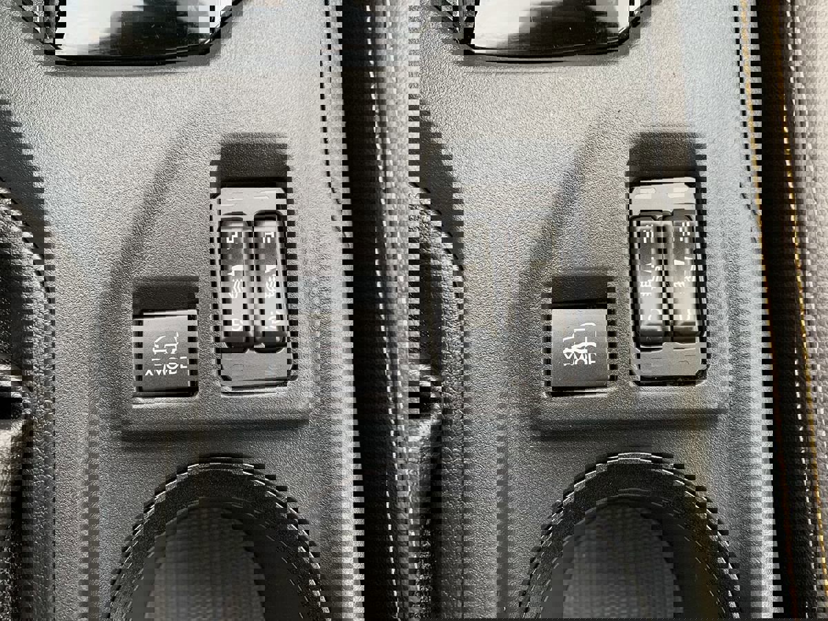 Used 2022 Subaru Crosstrek 2.5i Sport w/ Moonroof Package image 27