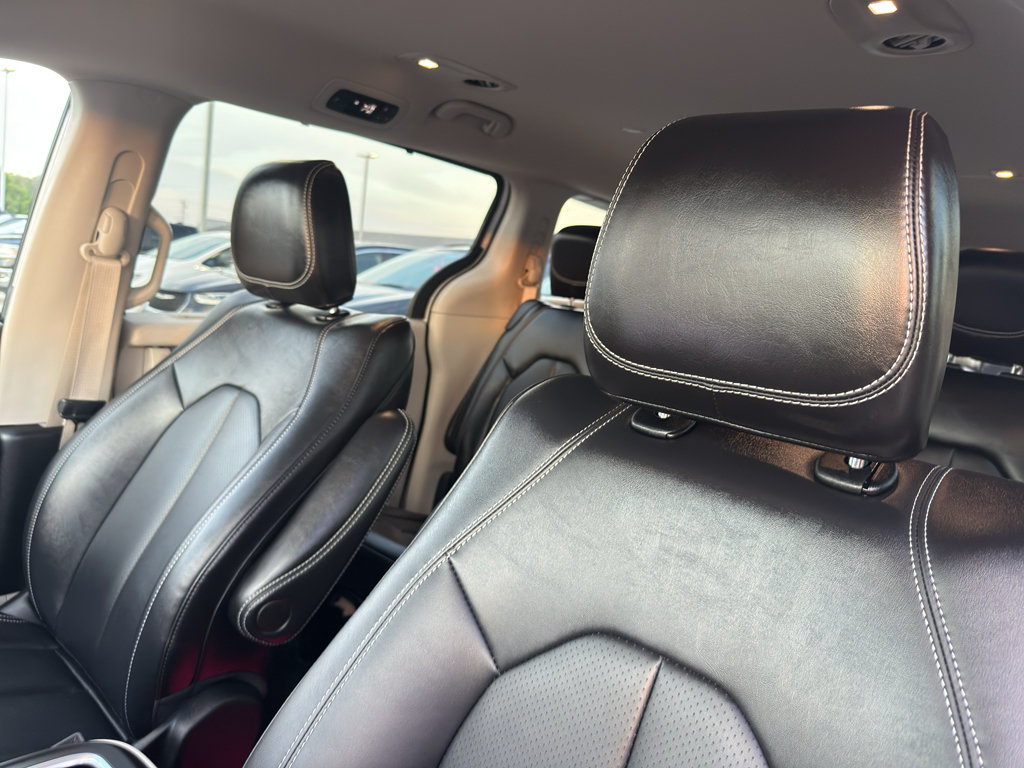 Used 2024 Chrysler Pacifica Touring-L FWD image 25