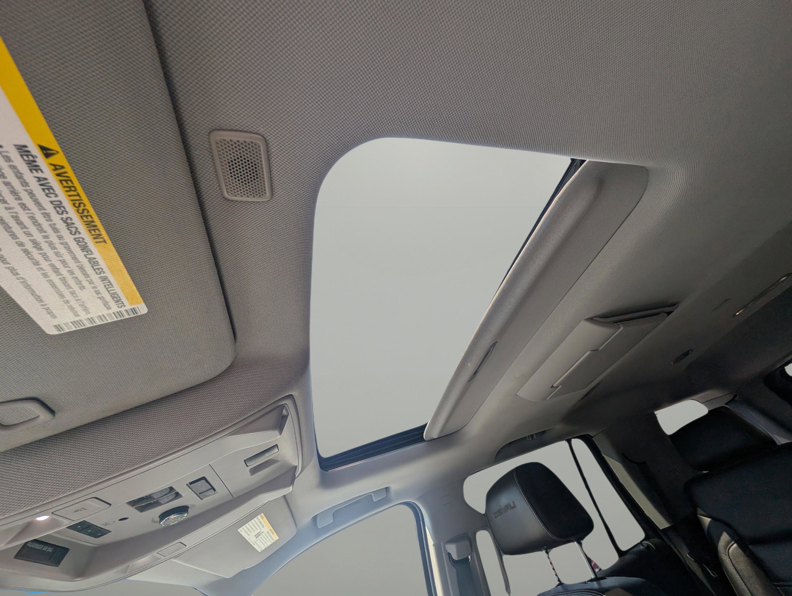 Used 2019 GMC Yukon Denali w/ Denali Ultimate Package image 17