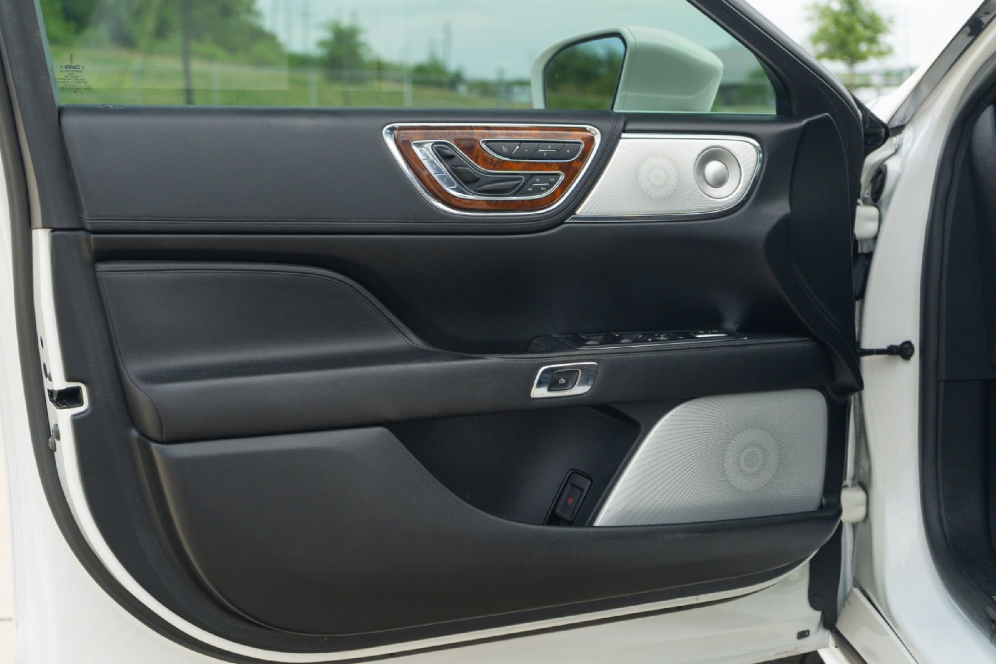 Used 2018 Lincoln Continental Reserve image 20