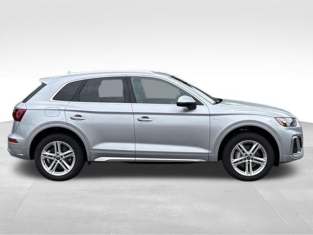 Certified 2024 Audi Q5 e Premium AWD/4WD image 9