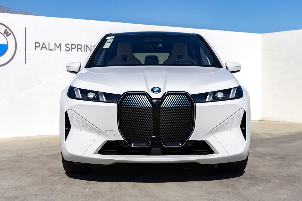 New 2026 BMW iX xDrive45 image 4