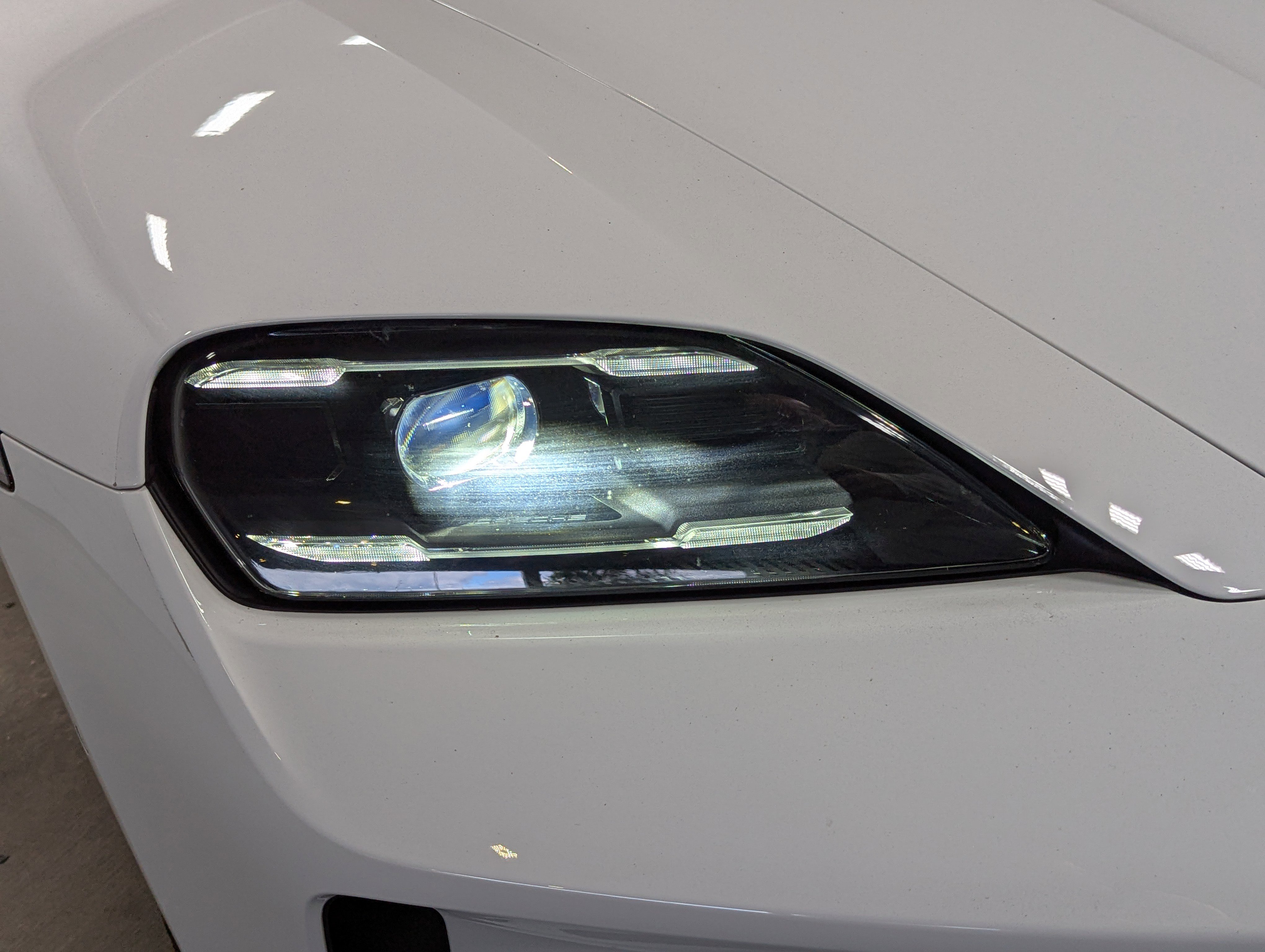 Used 2025 Porsche Taycan image 15