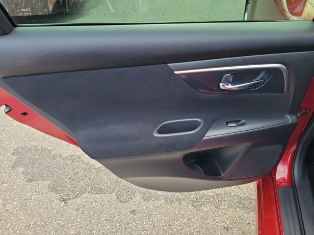 Used 2014 Nissan Altima 2.5 SV FWD image 10