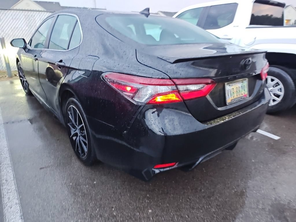 Used 2024 Toyota Camry SE FWD image 4
