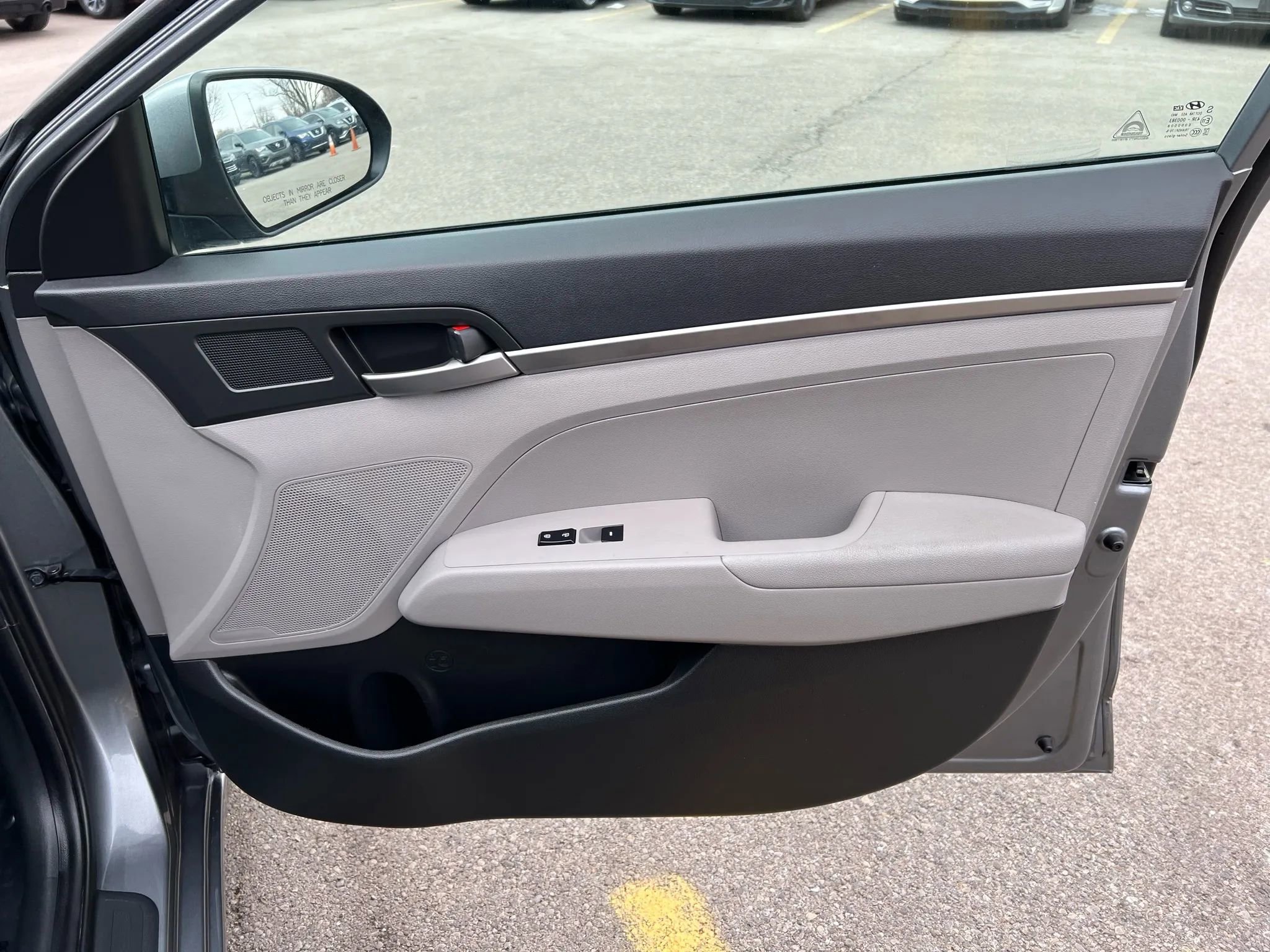 Used 2017 Hyundai Elantra SE image 24