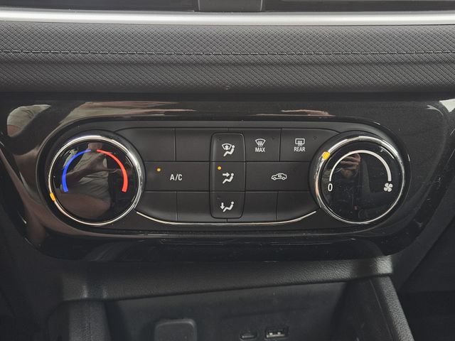 Used 2025 Chevrolet TrailBlazer LT AWD/4WD image 19