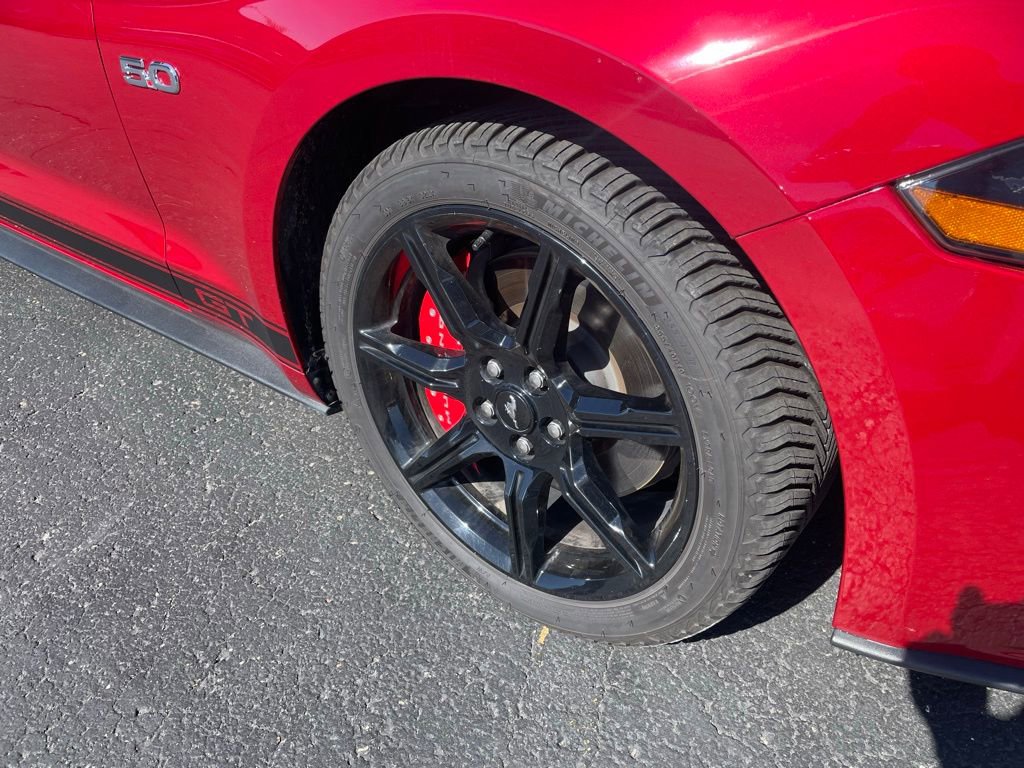 Used 2021 Ford Mustang GT Premium RWD image 4