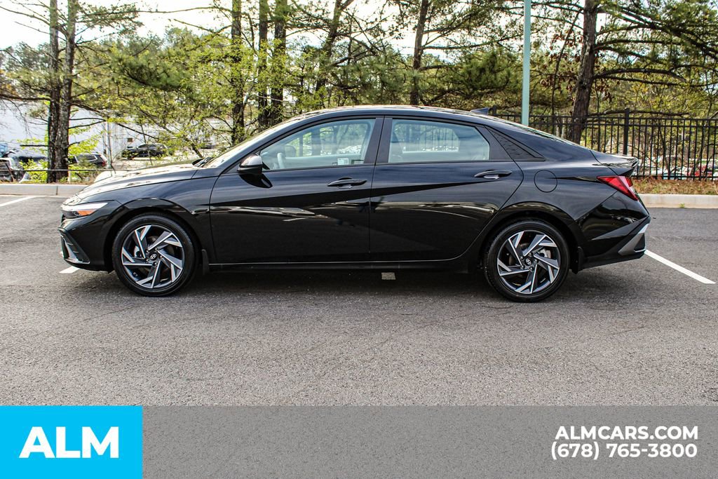 Used 2025 Hyundai Elantra Sport image 7