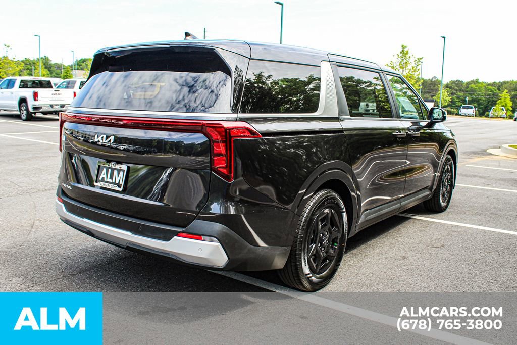 Used 2025 Kia Carnival FWD image 6