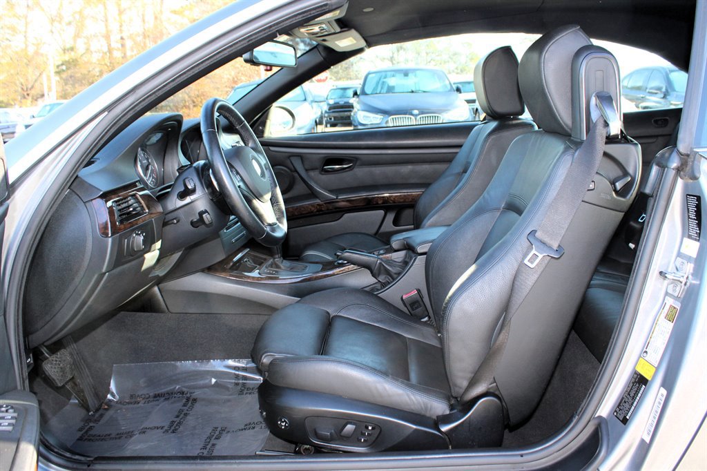 Used 2008 BMW 335i Convertible image 19