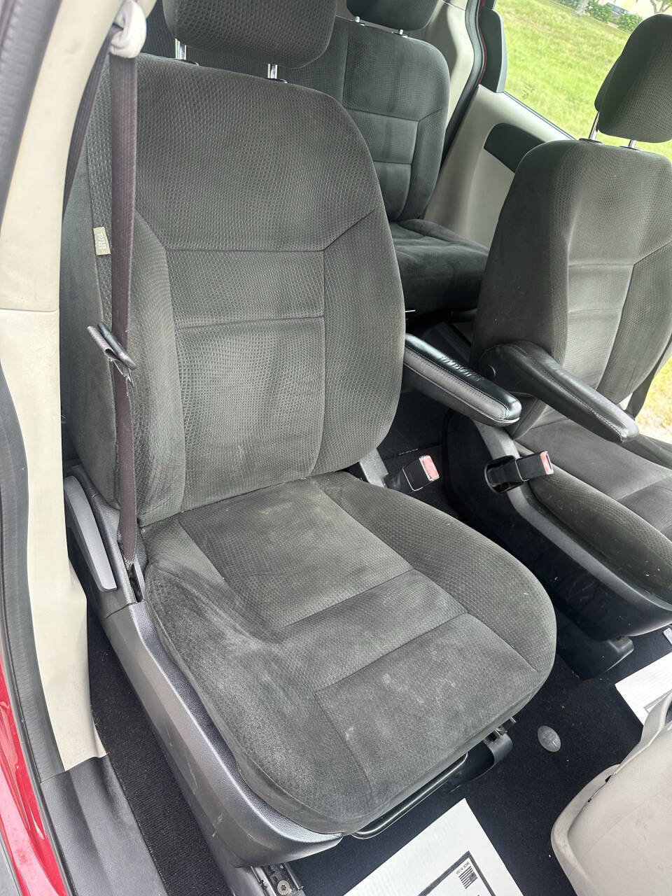 Used 2015 Dodge Grand Caravan American Value Package w/ UConnect Hands-Free Group image 15