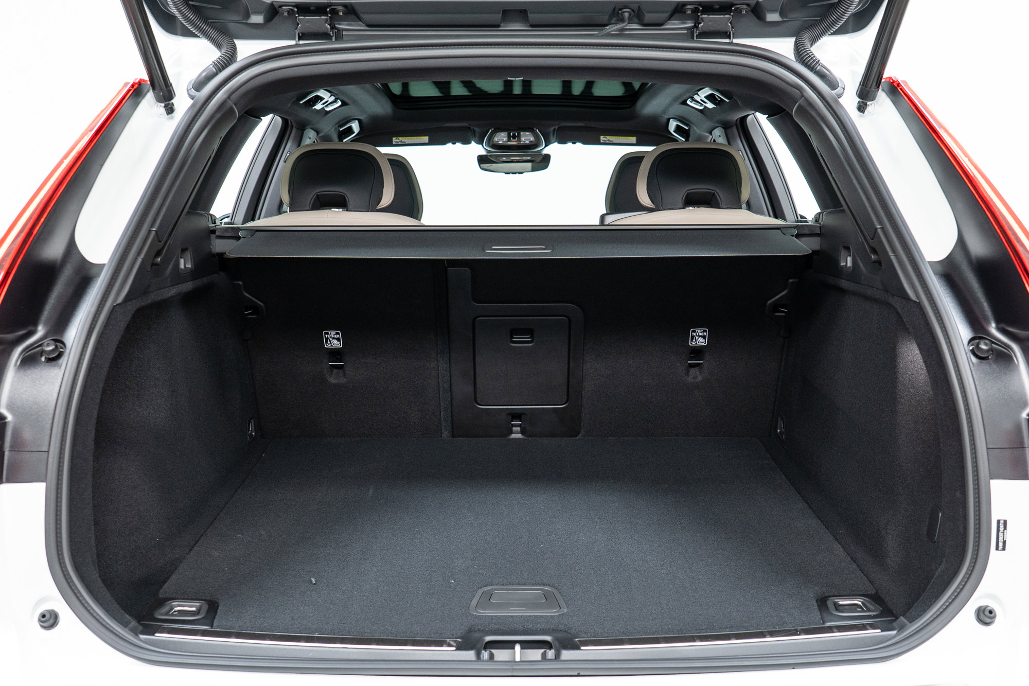 New 2026 Volvo XC60 B5 Plus w/ Climate Package image 10