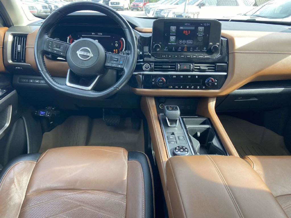Used 2023 Nissan Pathfinder Platinum AWD/4WD image 10