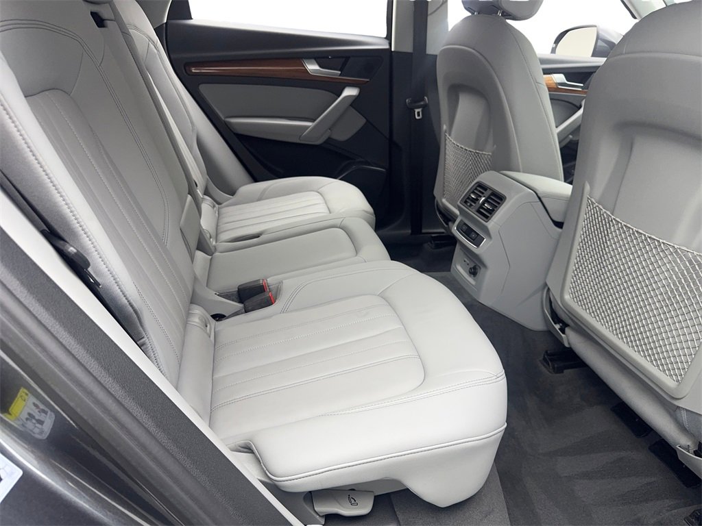 Used 2022 Audi Q5 2.0T Premium w/ Convenience Package image 40