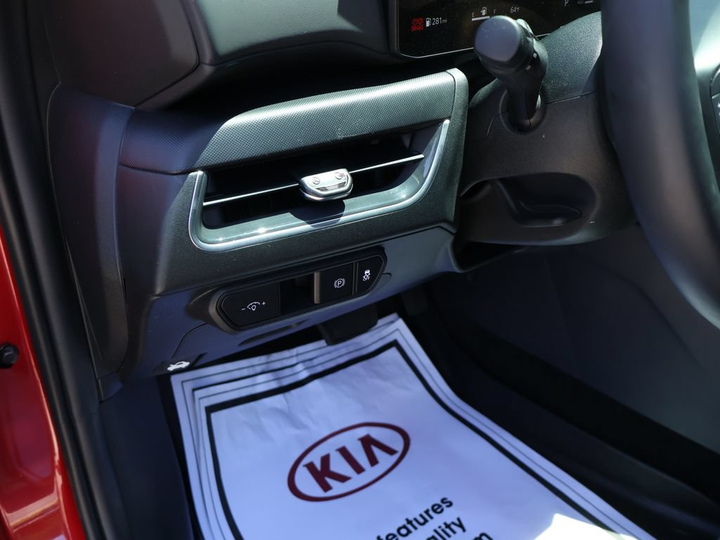 Used 2025 Kia K4 EX FWD image 25