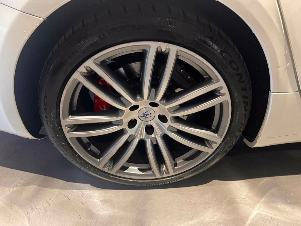 Used 2019 Maserati Ghibli GranSport image 11