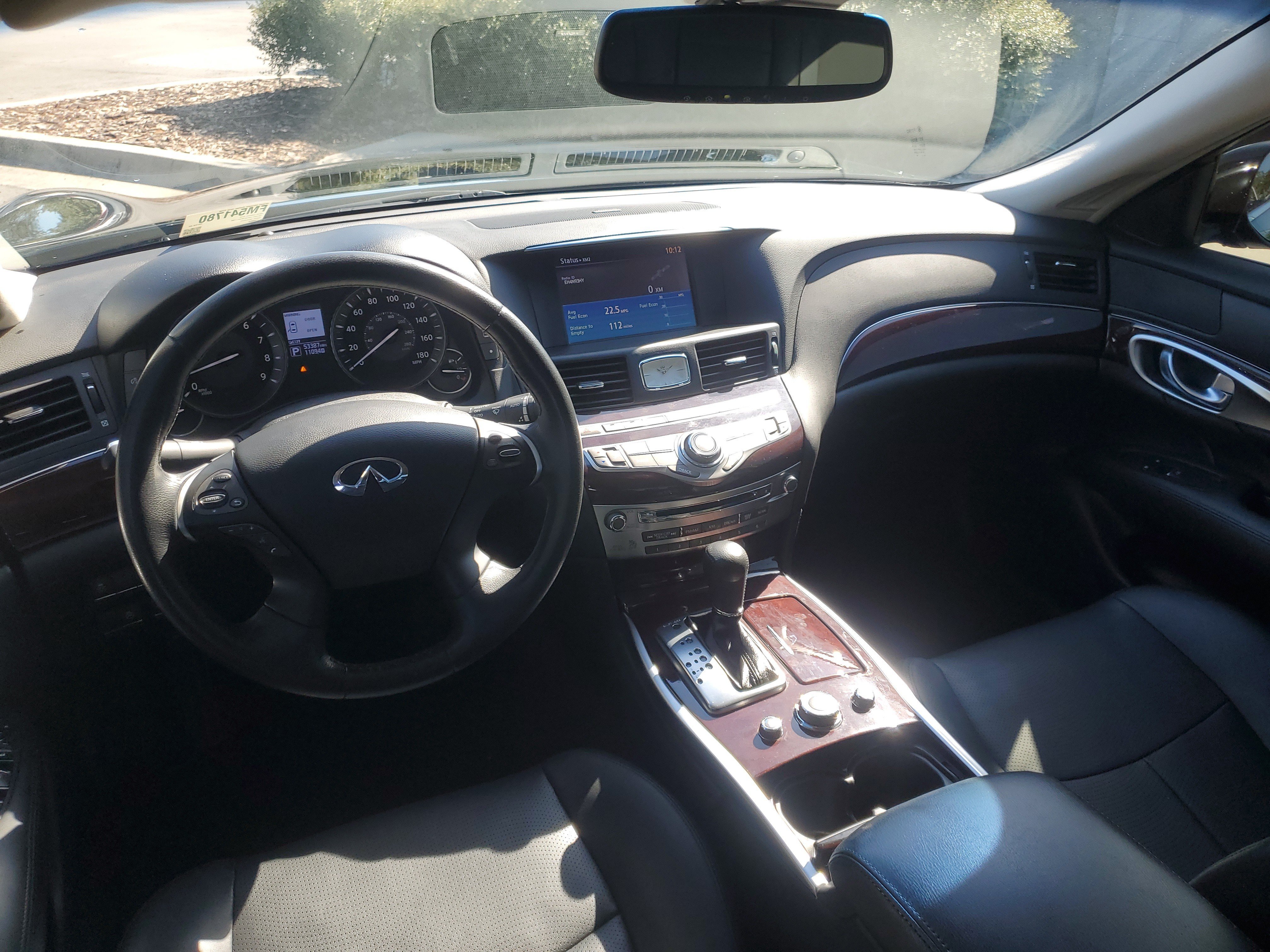 Used 2015 INFINITI Q70 3.7 RWD image 10