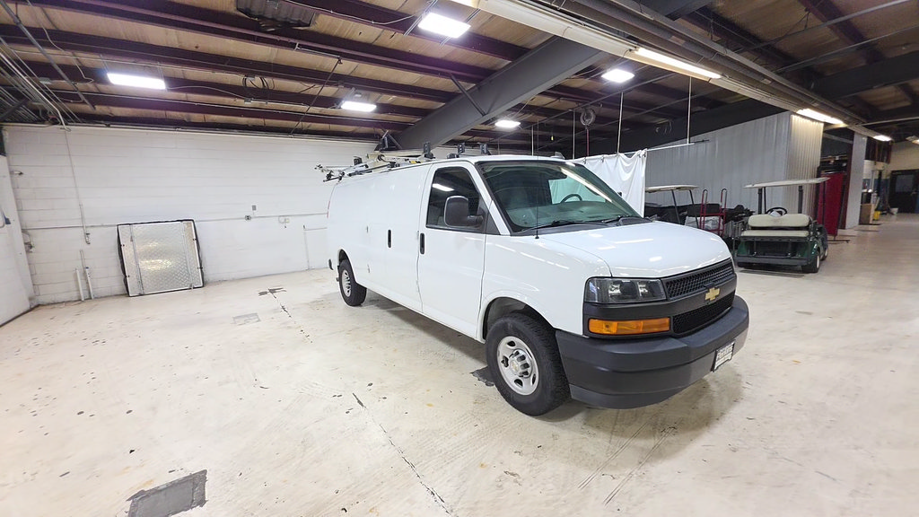 Used 2023 Chevrolet Express 3500 Extended RWD image 3