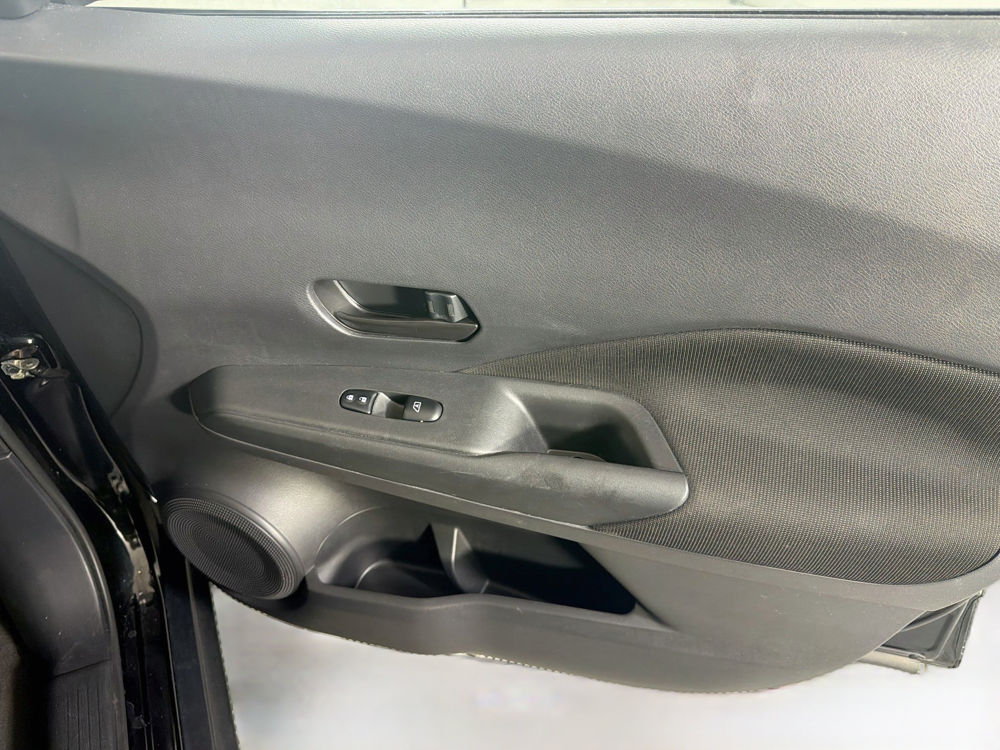 Used 2021 Nissan Kicks S FWD image 29
