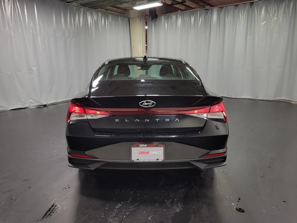 Used 2023 Hyundai Elantra SEL FWD image 7