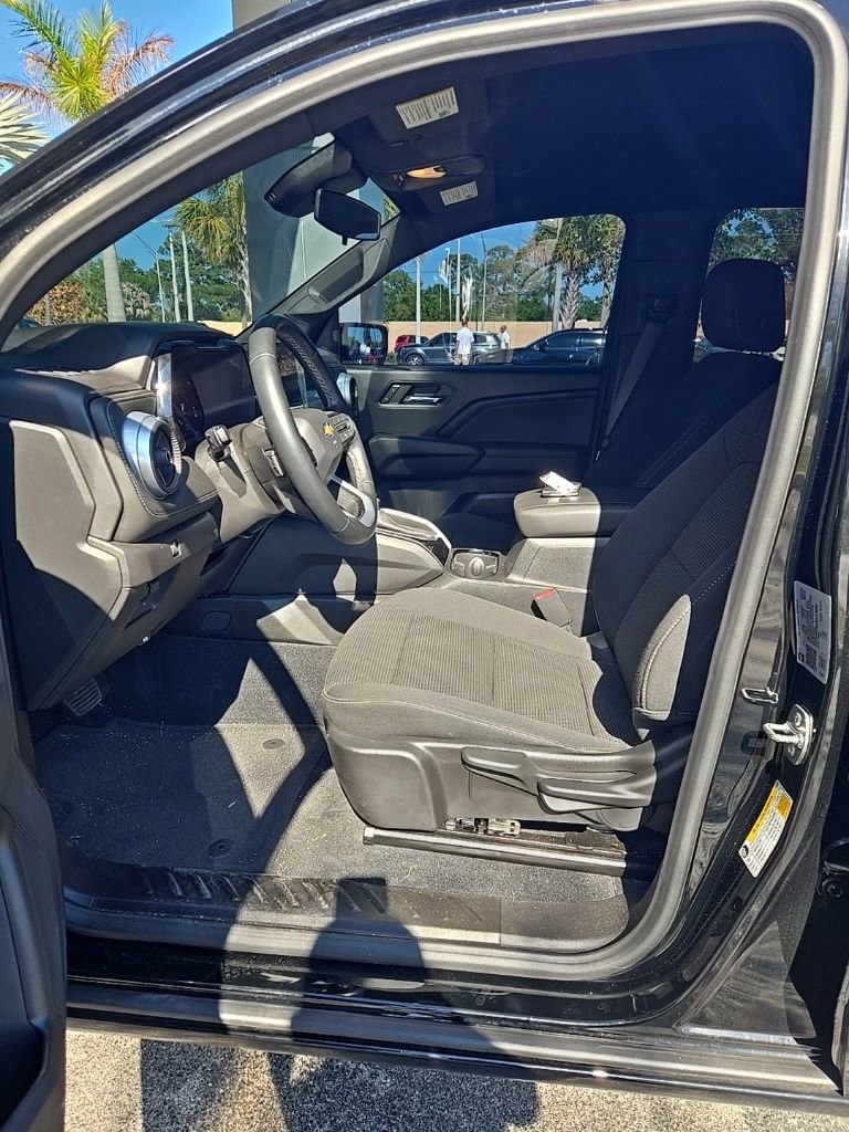Used 2024 Chevrolet Colorado LT w/ LT Convenience Package image 5