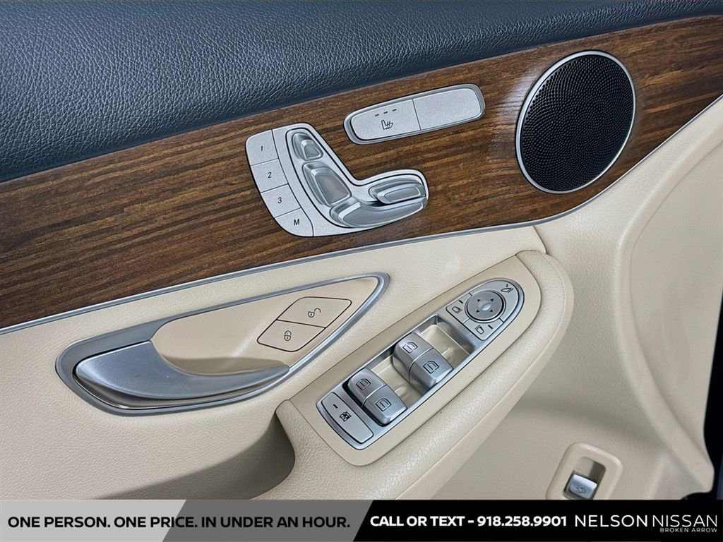 Used 2021 Mercedes-Benz GLC 300 4MATIC image 17