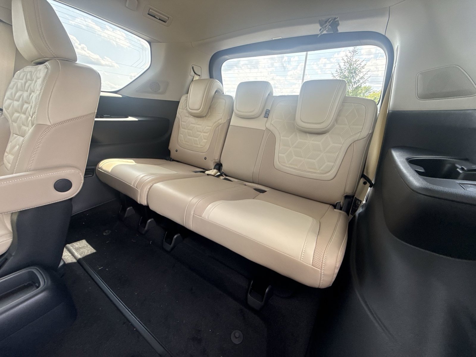 Used 2026 Nissan Armada Platinum Reserve AWD/4WD image 24