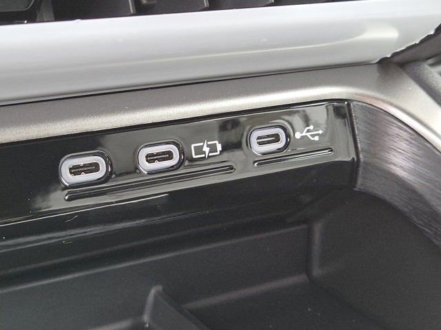 New 2025 Lexus TX 500h AWD image 18