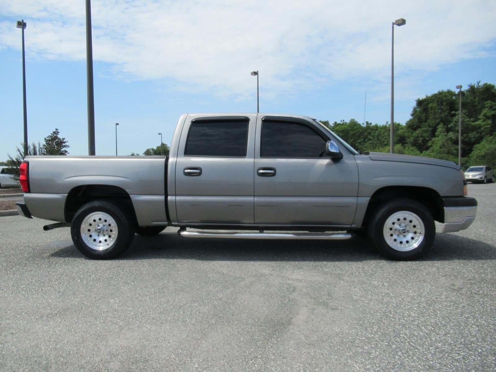 Used 2007 Chevrolet Silverado 1500 LS w/ Chrome Exterior Package RWD image 2
