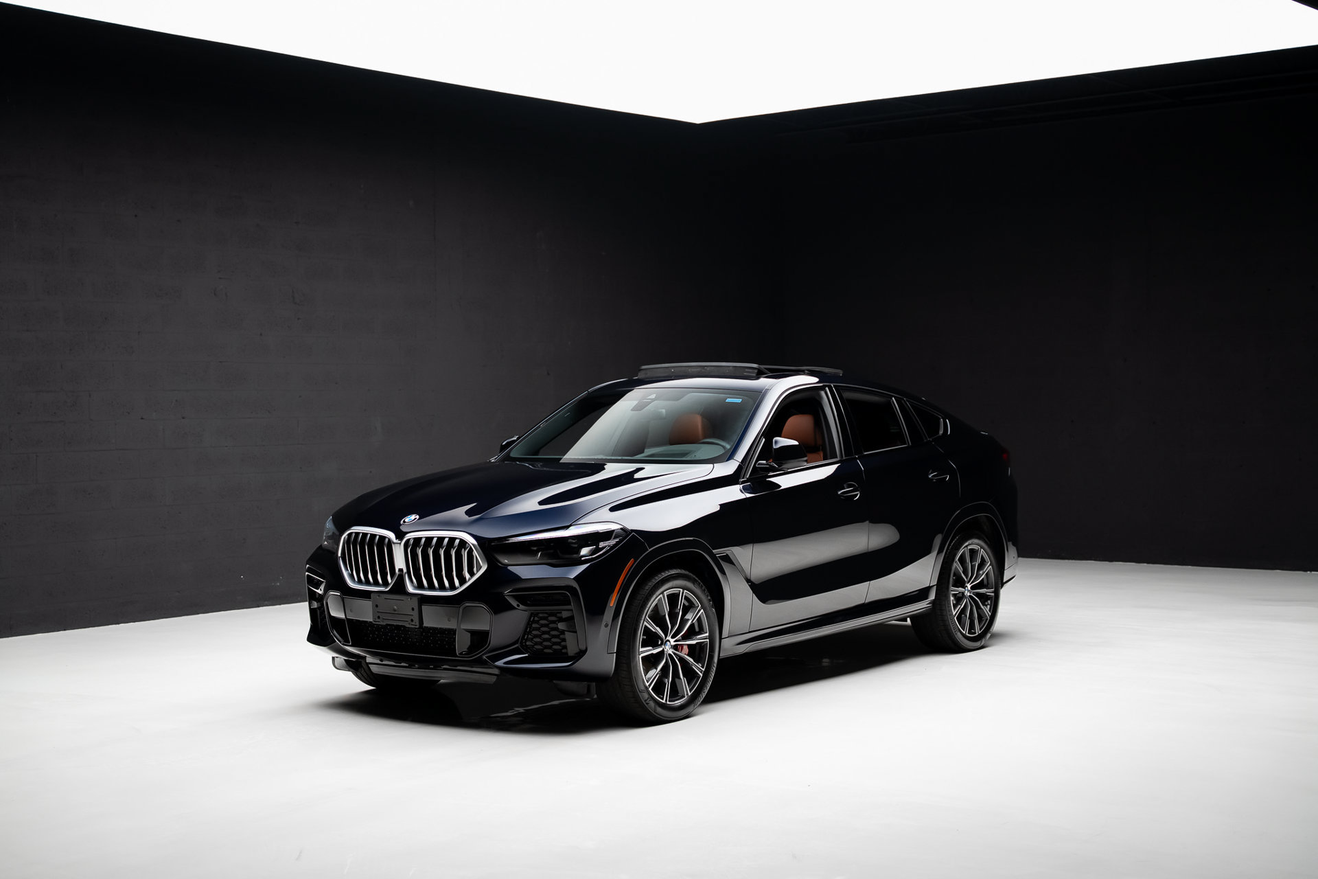 Used 2023 BMW X6 xDrive40i w/ M Sport Package AWD/4WD image 4