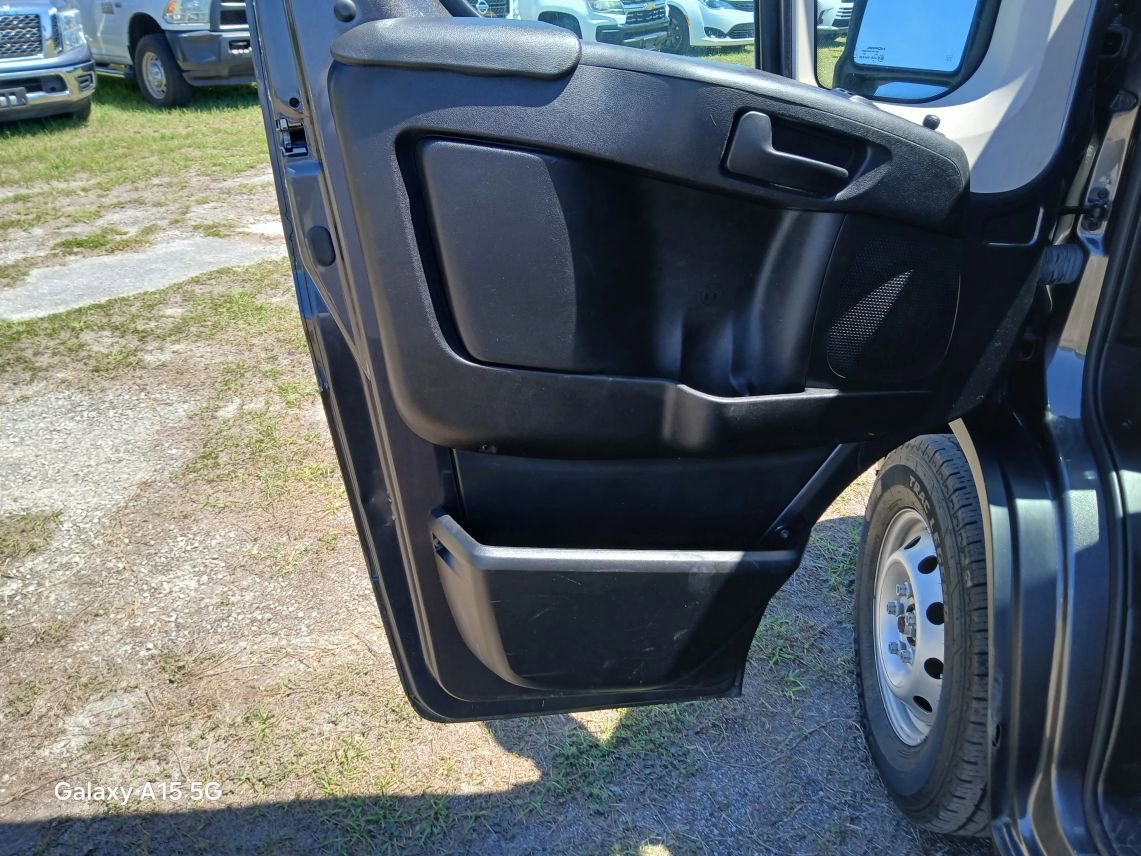 Used 2020 RAM ProMaster 2500 w/ Interior Convenience Group FWD image 10
