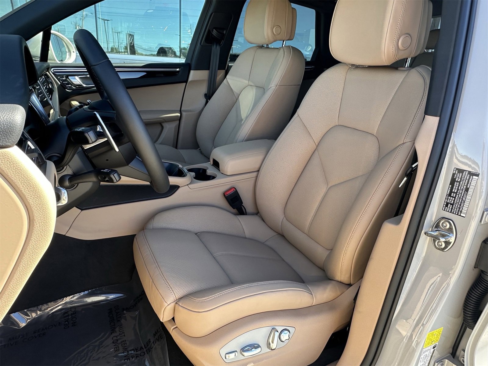 New 2026 Porsche Macan image 5