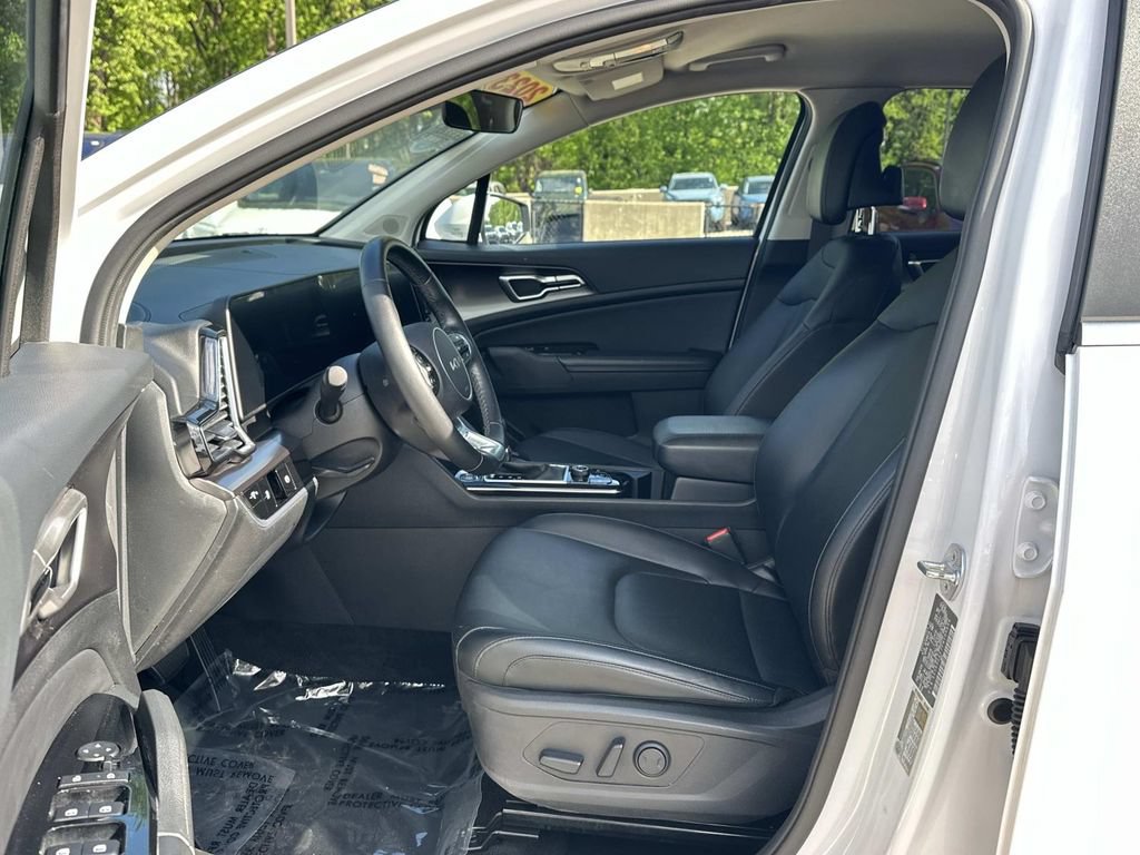 Used 2023 Kia Sportage EX AWD/4WD image 16