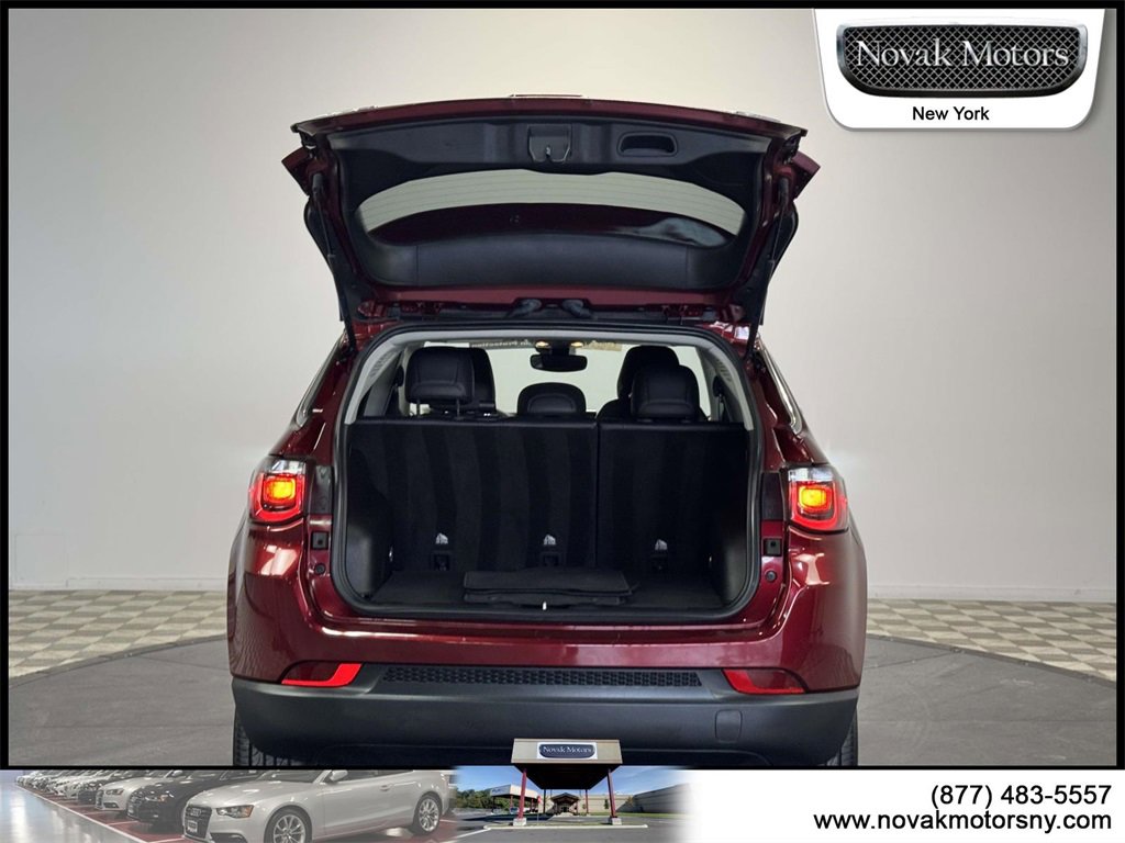 Used 2022 Jeep Compass Latitude image 9