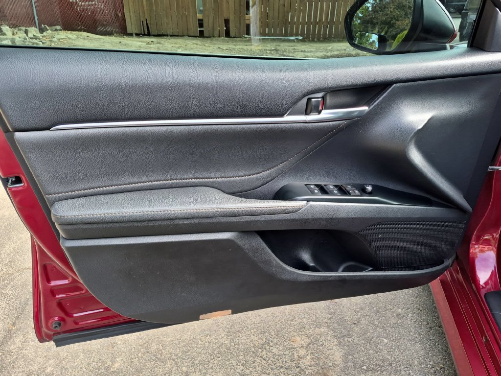 Used 2018 Toyota Camry XLE w/ Driver Assist Package FWD image 11