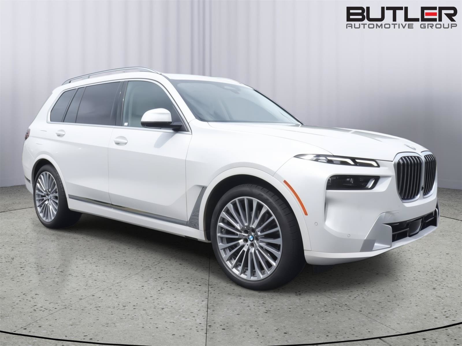 Used 2024 BMW X7 xDrive40i w/ Premium Package AWD/4WD image 8