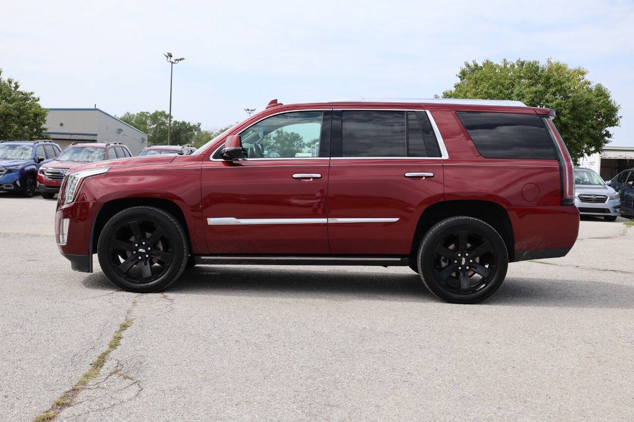 Used 2016 Cadillac Escalade Premium AWD/4WD image 8