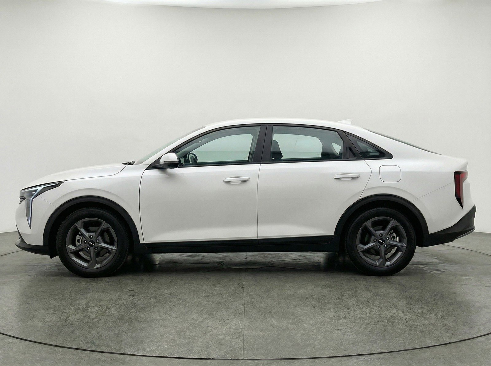 Used 2025 Kia K4 LXS image 11