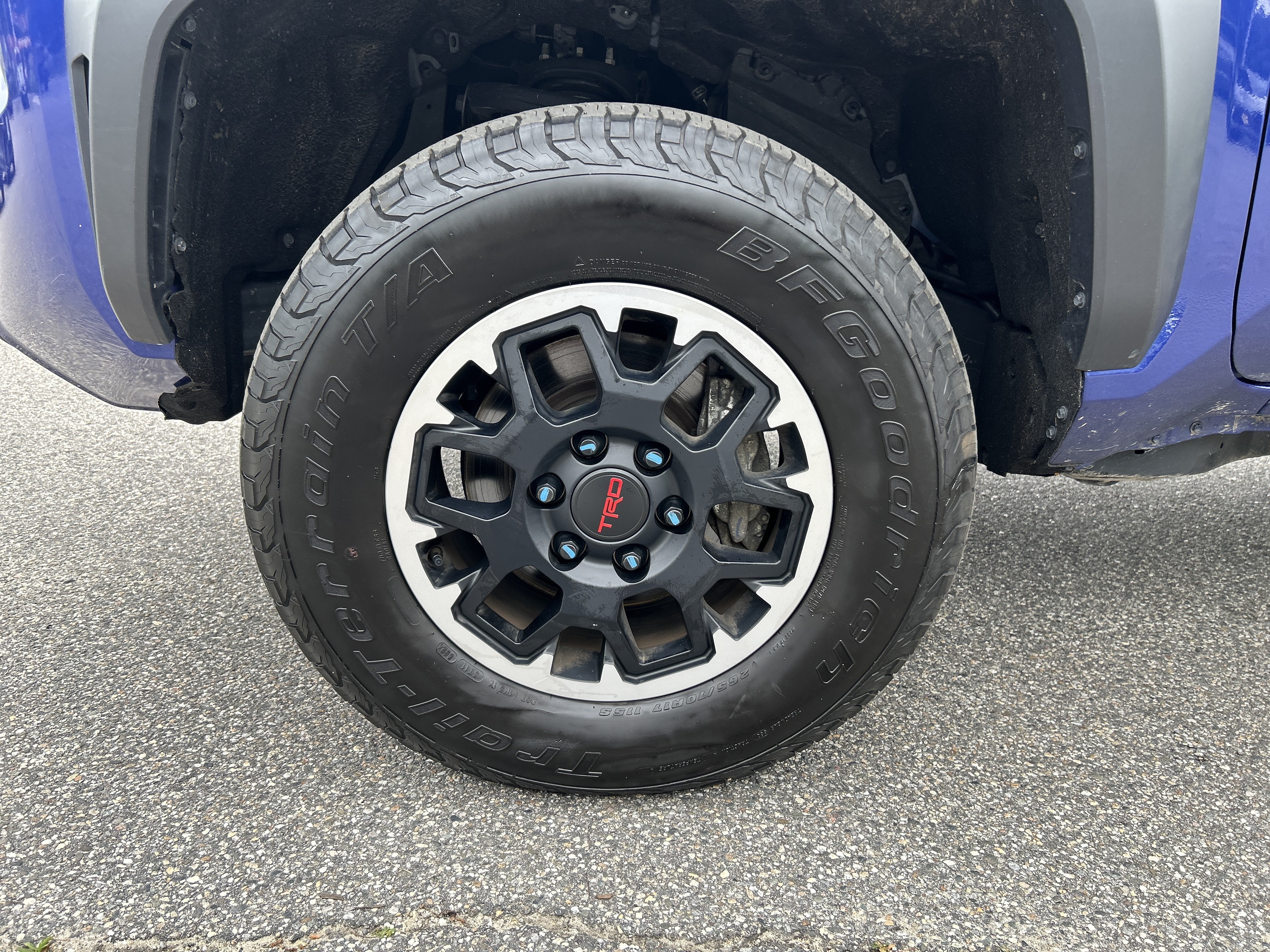 Used 2024 Toyota Tacoma TRD Off-Road AWD/4WD image 12
