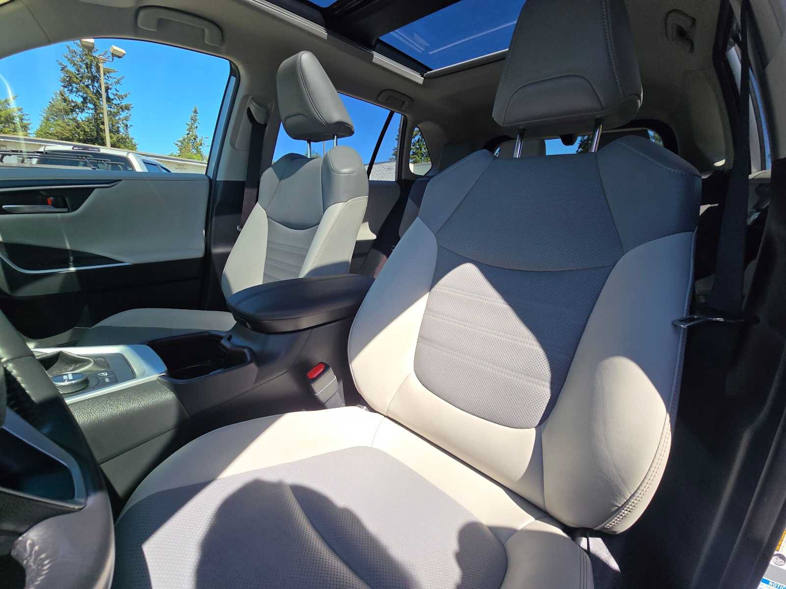 Certified 2022 Toyota RAV4 Limited AWD/4WD image 22