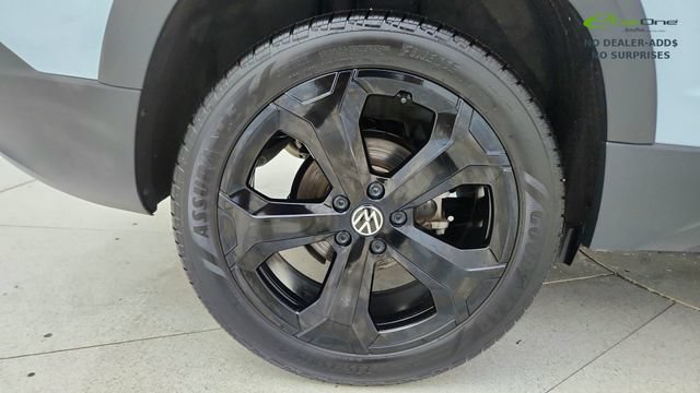 Used 2025 Volkswagen Taos SE AWD/4WD image 58