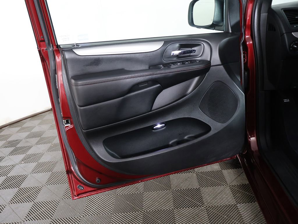 Used 2019 Dodge Grand Caravan GT FWD image 20