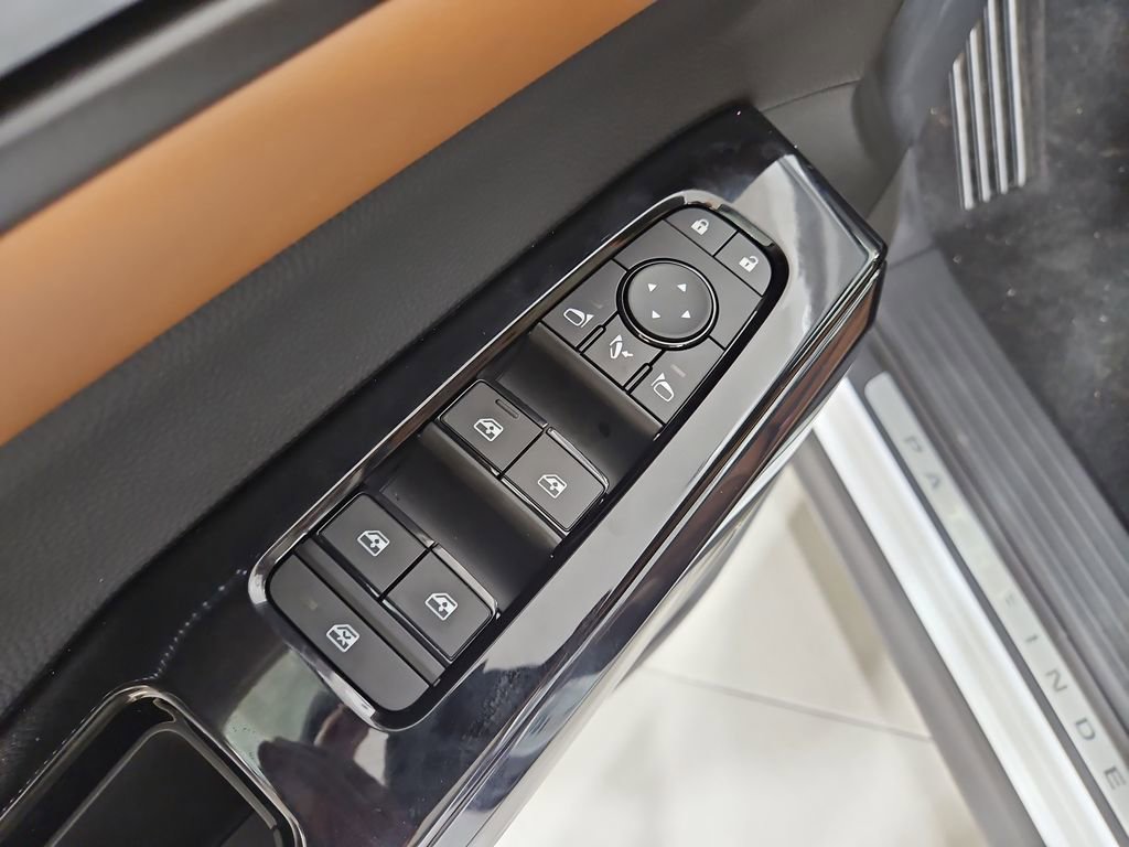 New 2026 Nissan Pathfinder Platinum AWD/4WD image 11