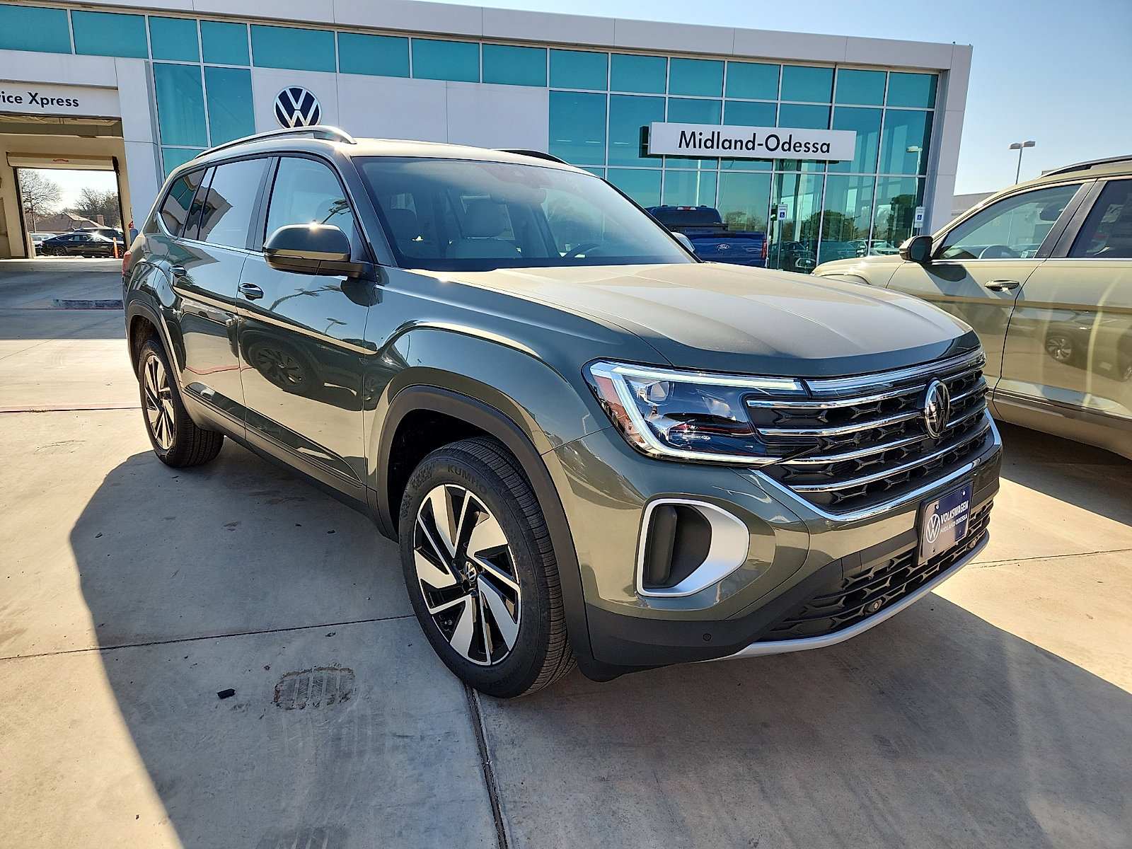 New 2026 Volkswagen Atlas SE image 1