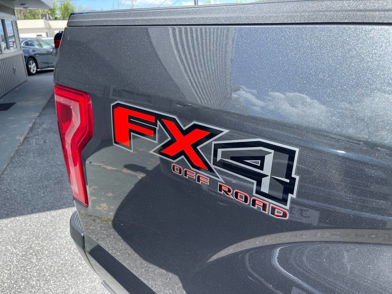 Used 2016 Ford F150 XLT w/ Equipment Group 302A Luxury image 12